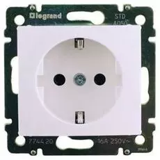 Розетка Legrand 774420 Valena с заземлением, в рамку, 2К+З,16А, 250В, IP20 (белая)