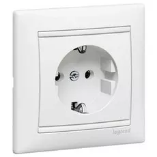 Розетка Legrand 774423 Valena CLASSIC - 2К+3, укоплектованная, на винтах, 10/16 А, 250 В~, белый
