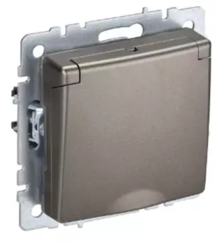 Розетка с заземлением IEK BR-R16-16-K37 BRITE с защитными шторками с кр. 16А IP20 РСбш10-3-БрШ Шампань