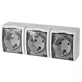 Розетка Simon 1594447-030 Simon 15 Aqua Белый 3-я с/з с крышкой с защитными шторками наружная,IP54