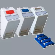 Вставка Lanmaster LAN-SIP-22A-WH 22.5x45 на 1 кейстоун, угловая, со шторкой, маркировкой и иконками, белая