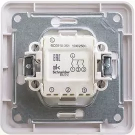 Выключатель Schneider Electric VS0510-351-18 Wessen 59 3-клавишный, 10АХ (в сборе) белый
