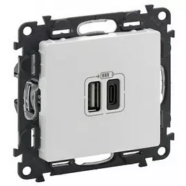 Зарядное устройство Legrand 753106 Valena LIFE - с двумя USB-разьемами тип А-тип С 240В/5В 3000мА, с лицевой панелью, белый