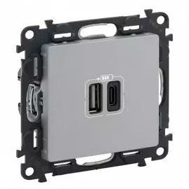 Зарядное устройство Legrand 753306 Valena LIFE - с двумя USB-разьемами тип A-тип С 240В/5В 3000мА, с лицевой панелью, алюминий