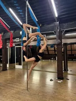 Подарочный сертификат «Акробатика на пилоне» (1 час, 1 человек в составе группы)