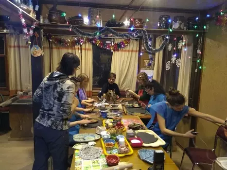 Подарочный сертификат «День рождение отмечаем в студии керамики» (1 мероприятие, за 1-го человека)