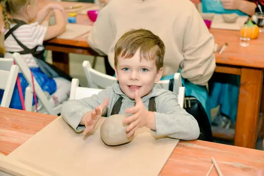 Подарочный сертификат «Детский гончарный мастер класс Зверокружка» (1,5 - 2 часа, 1 ребенок)