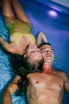 Подарочный сертификат «Флоатинг для двоих» (1 час 30 минут, 2 человека)