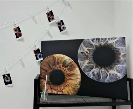 Подарочный сертификат «Фото радужки на большом формате» (Формат А3, От 1 до 2 чел.)