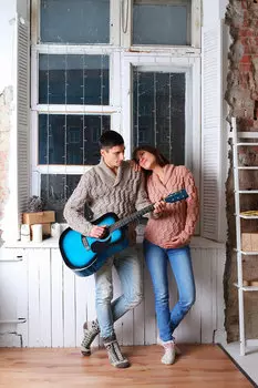 Подарочный сертификат «Фотосессия Love Story в студии» (Пакет №1, от 2 до 6 человек )