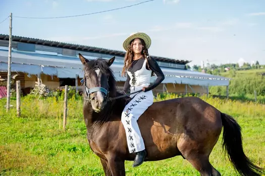 Подарочный сертификат «Фотосессия на лошадях с прогулкой» (Пакет №1, 1 человек)