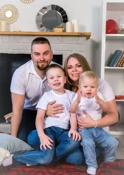 Подарочный сертификат «Фотосессия Семейная» (55 минут, От 2 до 4 чел.)