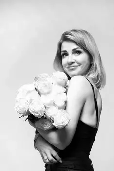 Подарочный сертификат «Фотосессия в студии автопортрета» (45 минут, от 1 до 10 человек)