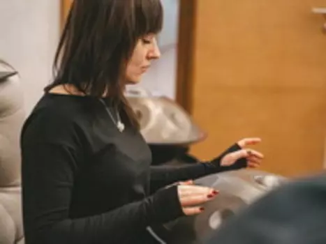 Подарочный сертификат «Индивидуальный мастер-класс игры на Ханге» (1 час, 1 человек)