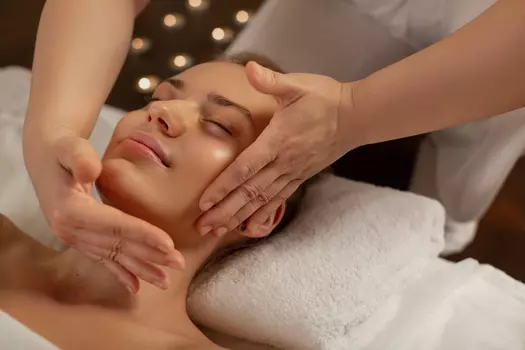 Подарочный сертификат «Интенсивная программа ЖЕМЧУЖНЫЙ ЛИФТИНГ» (90 минут, 1 человек)