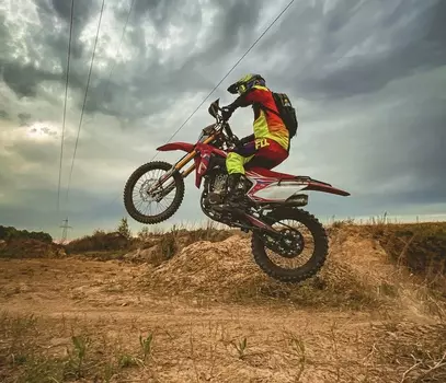 Подарочный сертификат «Катание на эндуро мотоцикле или питбайке» (1 час 30 минут, 1 человек)