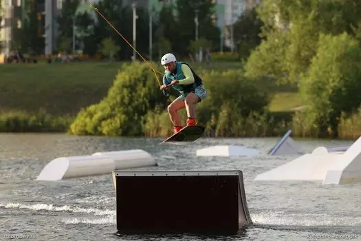 Подарочный сертификат «Катание на Вейкборде» (10 минут, 1 человек)