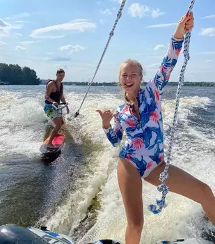 Подарочный сертификат «Катание на вейкборде за катером» (25 минут, 1 чел. (без инструктора))