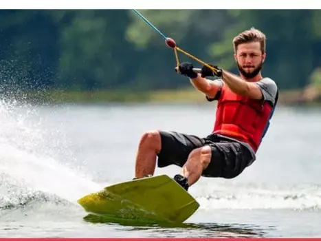 Подарочный сертификат «Катание на вейкборде за скоростным катером» (10 минут, 1 человек в составе группы)