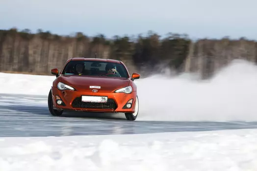 Подарочный сертификат «Контраварийное или экстремальное вождение» (2 часа, на автомобиле участника)