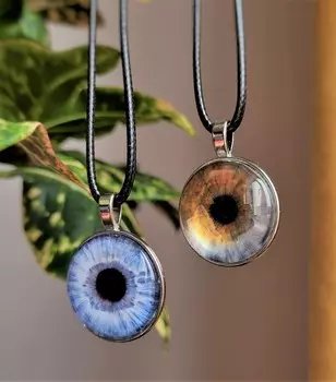 Подарочный сертификат «Кулон с фото радужки глаза» (10 минут, От 1 до 2 чел.)