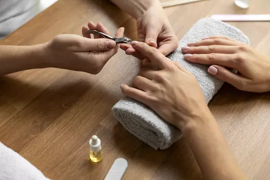 Подарочный сертификат «Маникюр без покрытия» (60-90 минут, 1 человек)