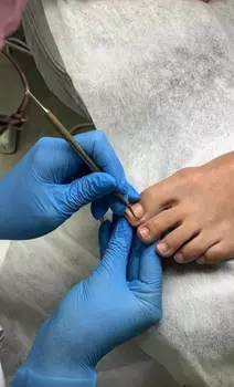 Подарочный сертификат «Маникюр и педикюр в 4 руки» (120 минут, 1 человек)