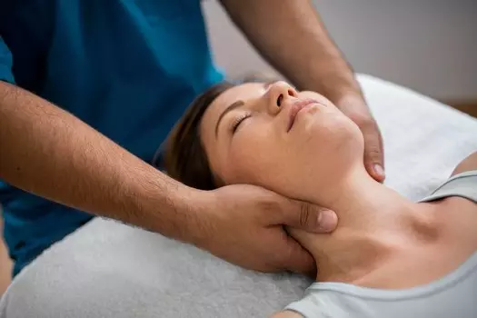 Подарочный сертификат «Массаж шейно-воротниковой зоны» (30 минут, 1 человек)