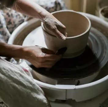 Подарочный сертификат «Мастер класс Гончарный круг» (2 часа, 1 человек)