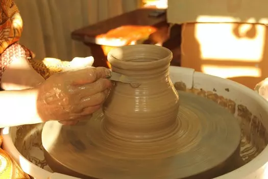 Подарочный сертификат «Мастер-класс Гончарный круг» (Занятие в группе 1 час, 1 ребенок)