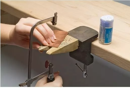 Подарочный сертификат «Мастер-класс Ювелирное дело» (2 часа, 1 человек)