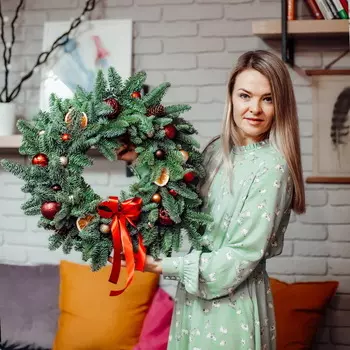 Подарочный сертификат «Мастер-класс новогодний венок» (2 часа, 1 человек)