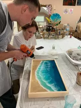 Подарочный сертификат «Мастер класс по эпоксидной смоле» (Пакет №4, 1 человек в составе группы)