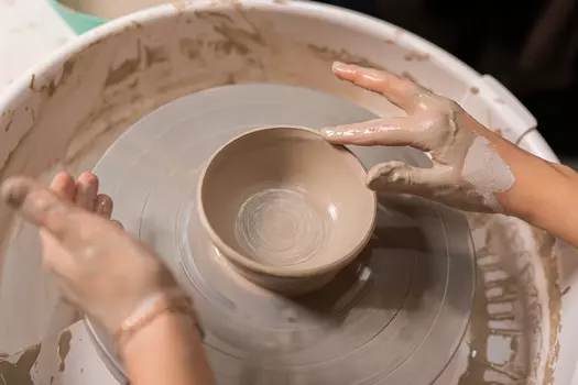 Подарочный сертификат «Мастер-класс по гончарному искусству» (1 час 30 минут, 2 человека)