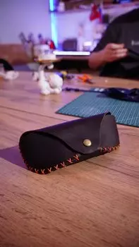 Подарочный сертификат «Мастер класс по кожевничеству Футляр для очков» (2 часа, 1 человек в составе группы)