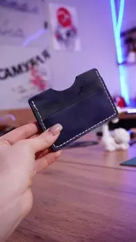 Подарочный сертификат «Мастер класс по кожевничеству Картхолдер» (2 часа, 1 человек в составе группы)