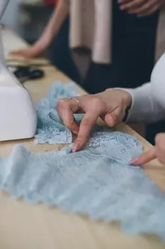 Подарочный сертификат «Мастер-класс по пошиву нижнего белья» (1 занятие, 1 человек)