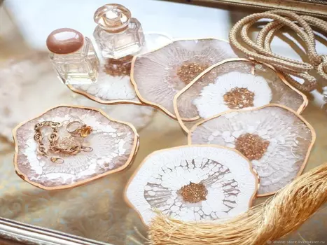 Подарочный сертификат «Мастер класс по созданию подстаканников и сырной тарелки из эпоксидной смолы» (Пакет №1, 1 человек)