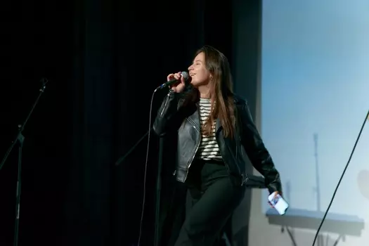 Подарочный сертификат «Мастер класс по вокалу» (1 занятие, 1 человек)