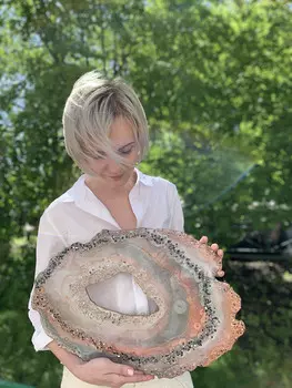 Подарочный сертификат «Мастер класс Рисование эпоксидной смолой Resin Art» (2 - 4 часа, 1 человек в составе группы)