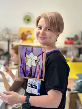 Подарочный сертификат «Мастер-класс Витражная роспись» (3 часа, 1 человек в составе группы)