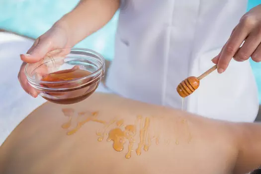 Подарочный сертификат «Медовый массаж всего тела» (60 минут, 1 человек)