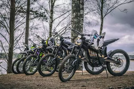 Подарочный сертификат «Мини-тур на электромотоциклах» (1 час, 3 человека)