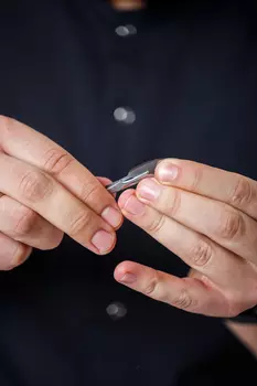 Подарочный сертификат «Мужской маникюр без покрытия» (60 минут, 1 человек)