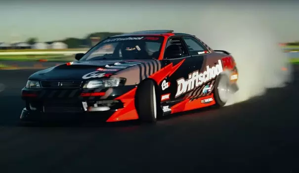 Подарочный сертификат «Обучение дрифту на подготовленных автомобилях» (1 час, 1 человек)