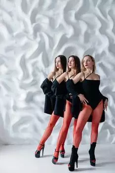 Подарочный сертификат «Обучение танцам разных направлений» (1 месяц, 1 человек)