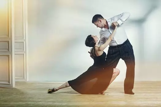 Подарочный сертификат «Обучение танцу Танго» (1 занятие, От 1 до 2 чел.)