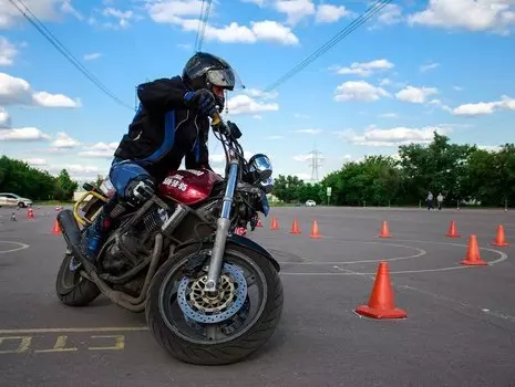 Подарочный сертификат «Обучение в мотошколе» (Скутер (2 часа), 1 человек)