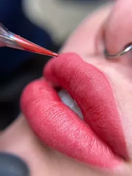 Подарочный сертификат «Перманентный макияж губ» (2 часа, 1 человек)