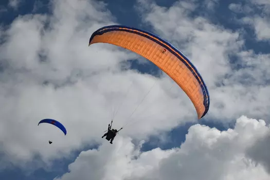 Подарочный сертификат «Полет на параплане в п. Углово» (без видеосъемки, 1 человек)